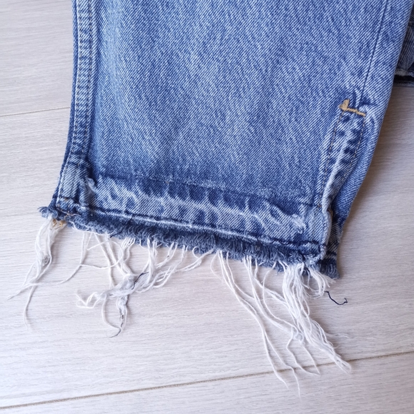 We The Free 28 High Rise Distressed Relaxed Fit Jeans, Sz 30 - Picture 6 of 16